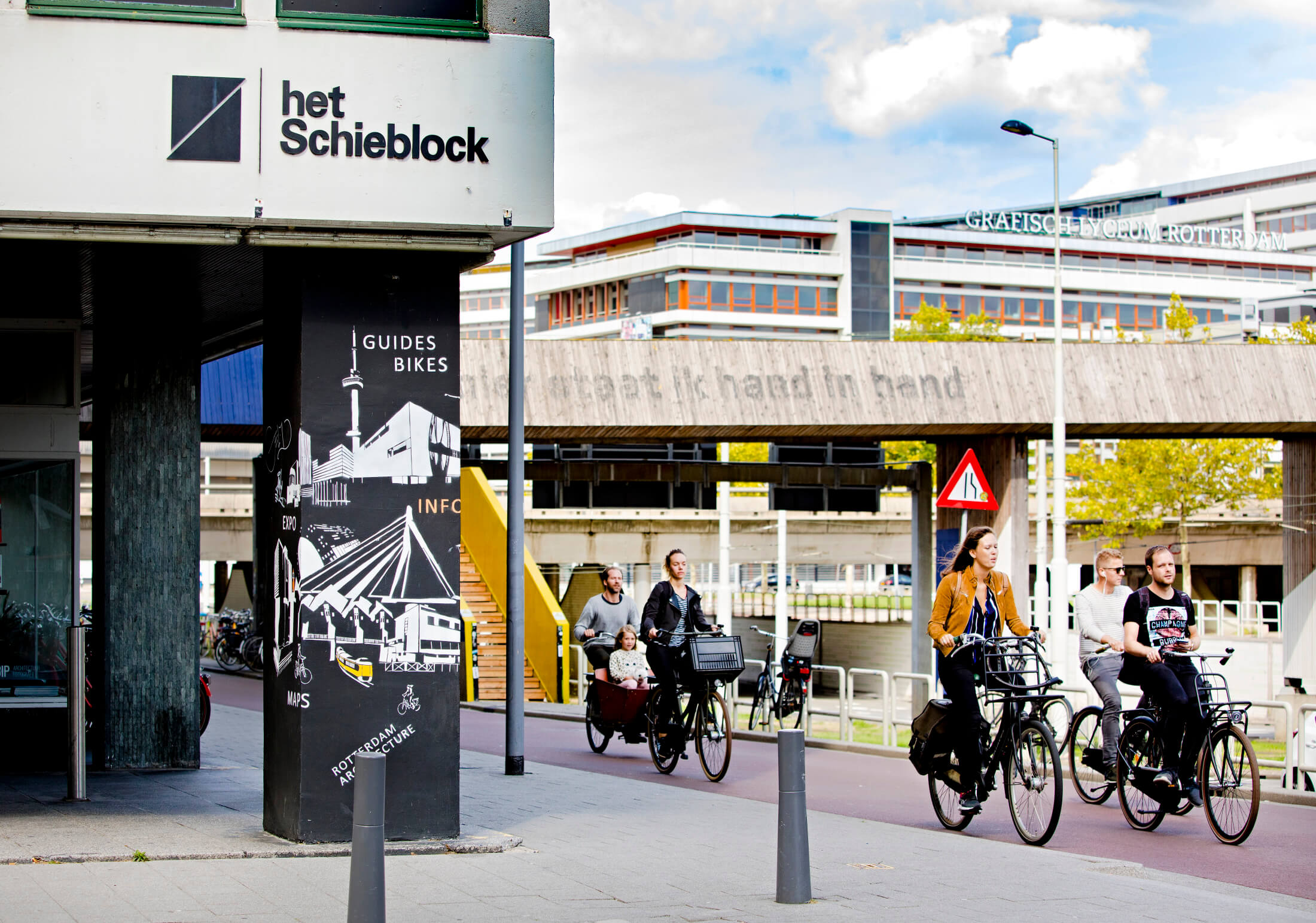 Photo: cyclists near Schieblock. Photo by Iris van den Broek