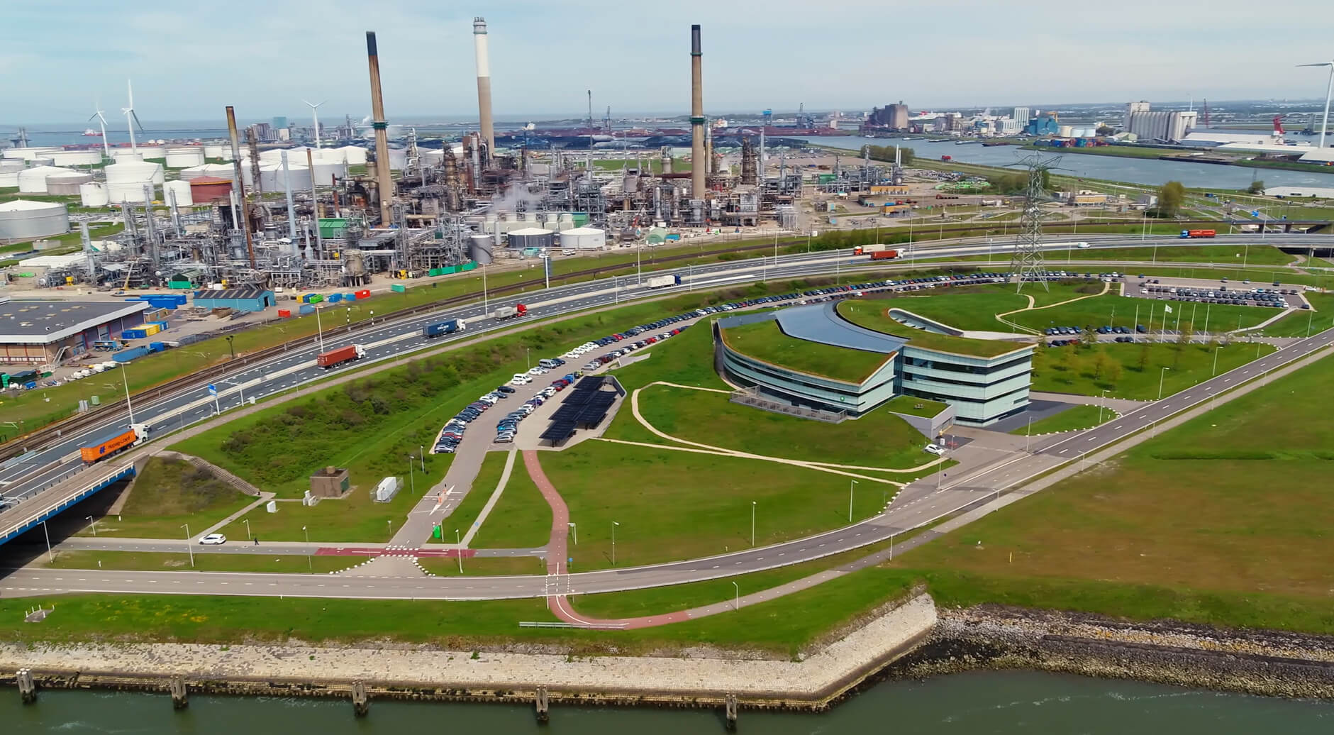 Hydrogen is at the heart of the energy transition because of its potential to decarbonize hard-to-abate sectors, such as heavy road transport..