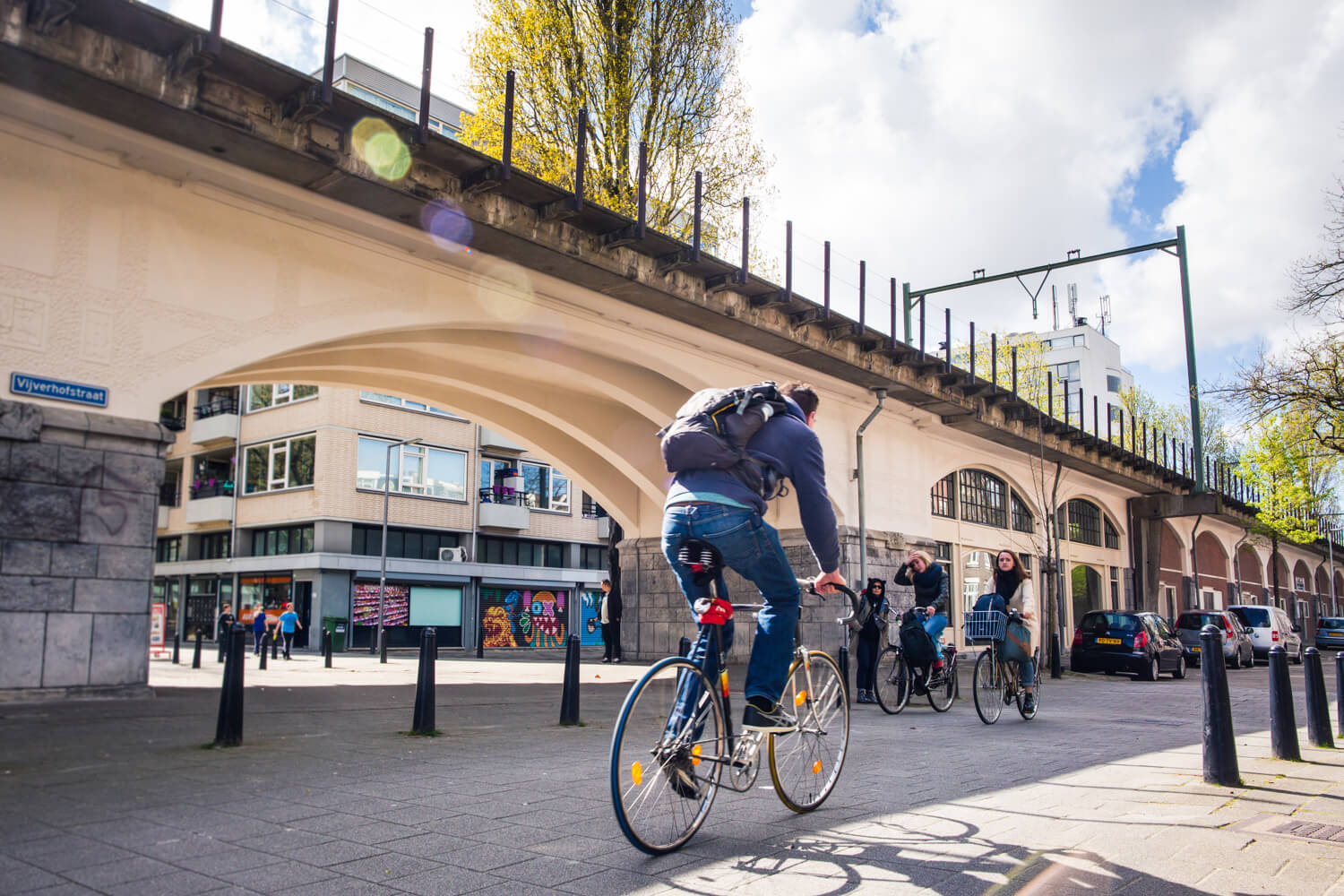 The first part of the former railway viaduct, located on the roof of Hofplein Station, has already been designed as a public park (Luchtpark Hofbogen).